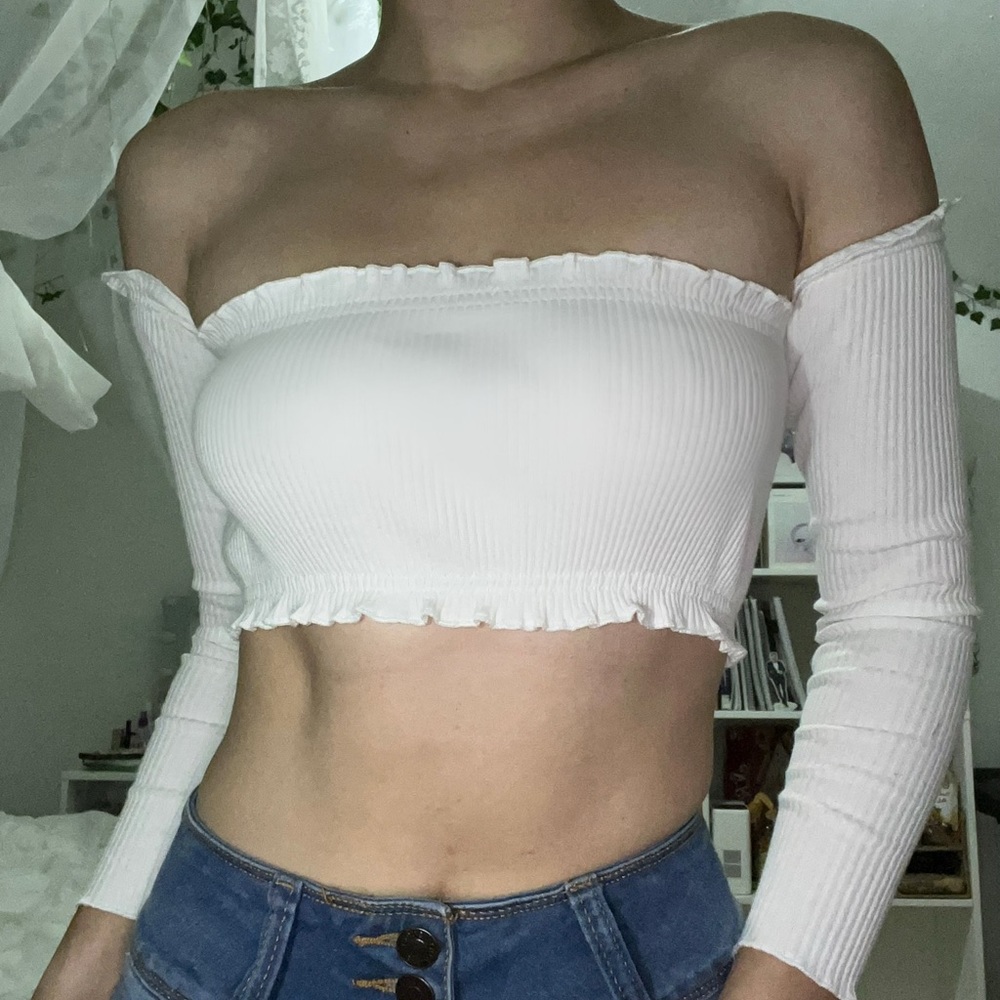 Off shoulder white long sleeve crop top